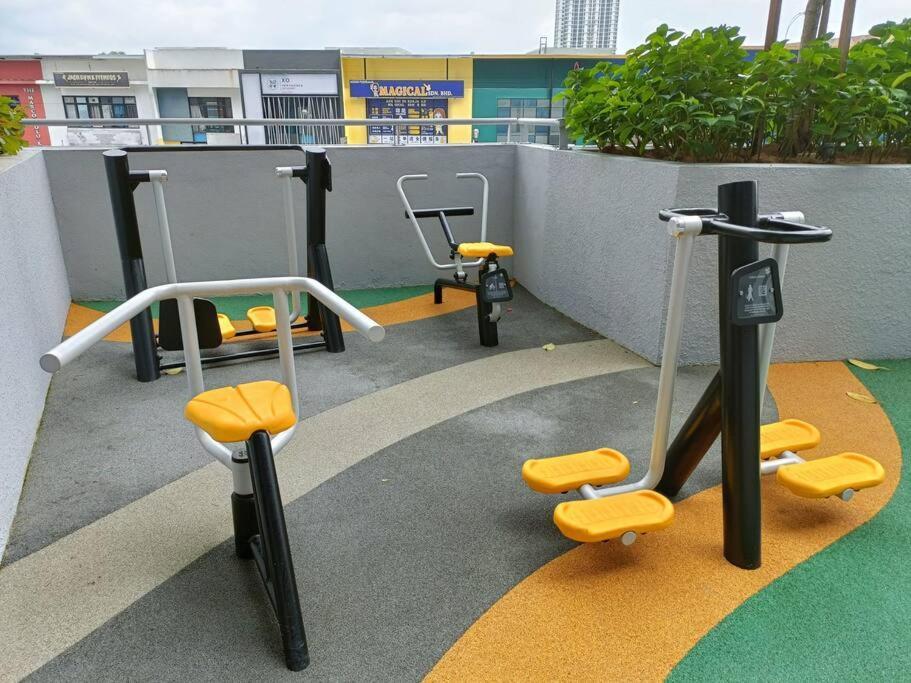 Sky Trees Netflix & Facilities With Balcony *