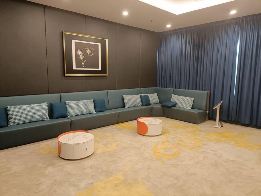 Sky Trees Netflix & Facilities With Balcony Apartment