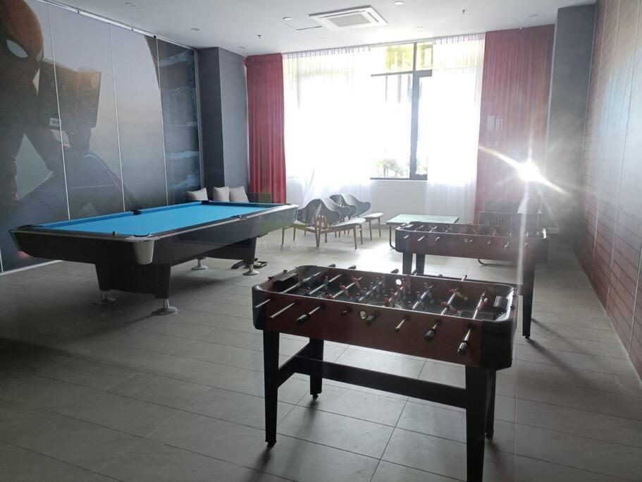 Sky Trees Netflix & Facilities With Balcony