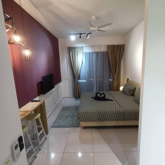 Sky Trees Netflix & Facilities With Balcony