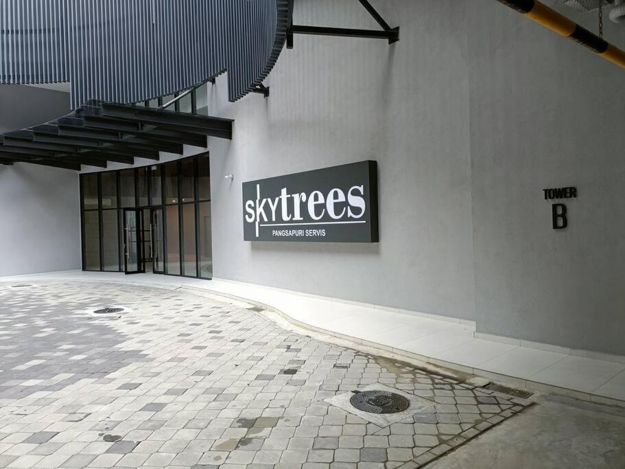Sky Trees Netflix & Facilities With Balcony Apartment Johor Bahru